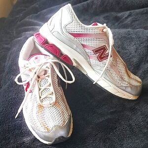 New Balance N Fuse 560 Athlectic Mesh Sneaker White Pink